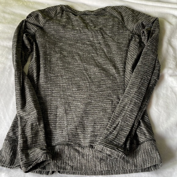 Lululemon long sleeve shirt. - Picture 5 of 6